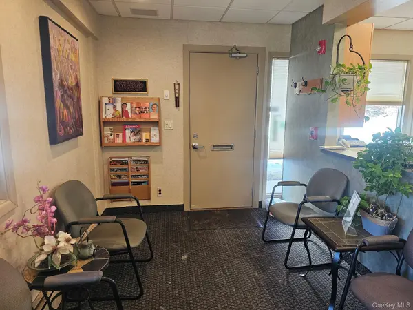 124 Main Suite 7 ST, Huntington, NY 11743