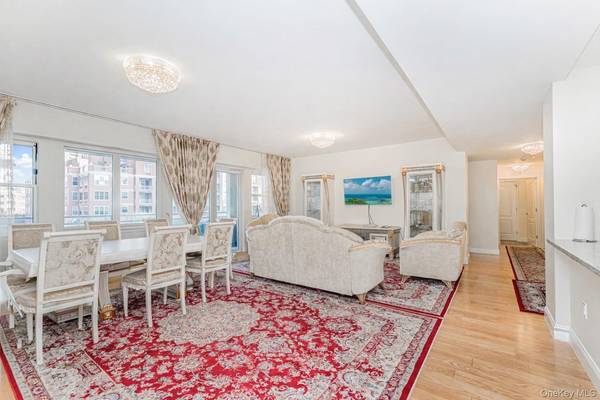 50 Oceana DR #3D, Brooklyn, NY 11235