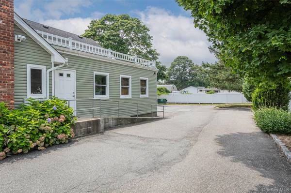 128 Carleton AVE, East Islip, NY 11730