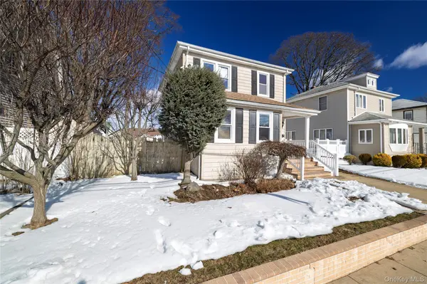 101 Harris AVE, Freeport, NY 11520