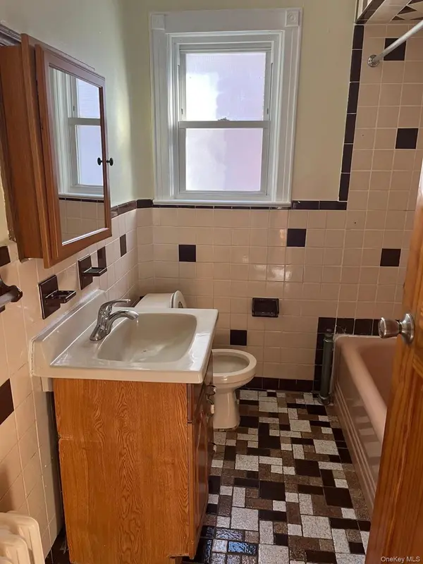 109-60 131st ST, South Ozone Park, NY 11420