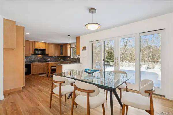 15 Rivers RD, East Hampton, NY 11937
