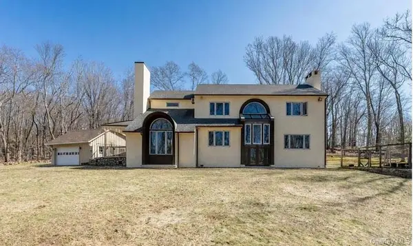 17 Highview RD, Pound Ridge, NY 10576