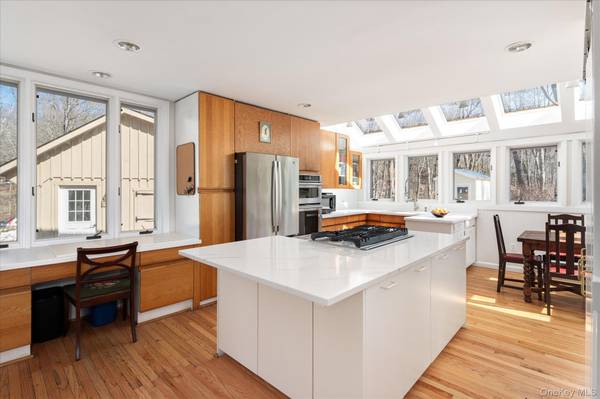 17 Highview RD, Pound Ridge, NY 10576