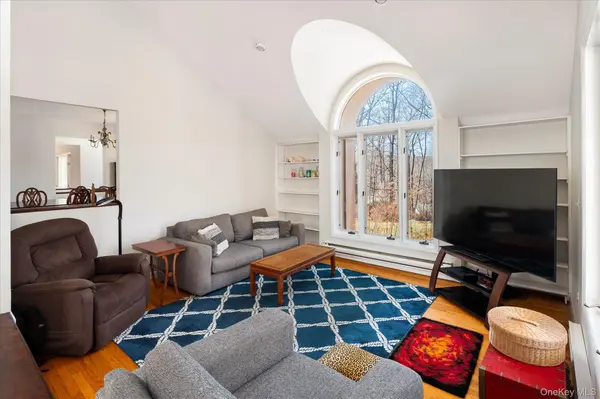 17 Highview RD, Pound Ridge, NY 10576