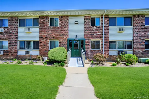 2449 UNION BLVD #33B, Islip, NY 11751