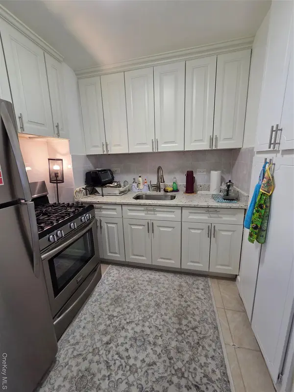 18-15 215th ST #6 A, Bayside, NY 11360
