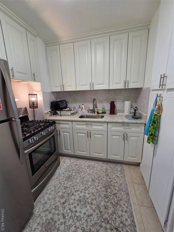 18-15 215th ST #6 A, Bayside, NY 11360
