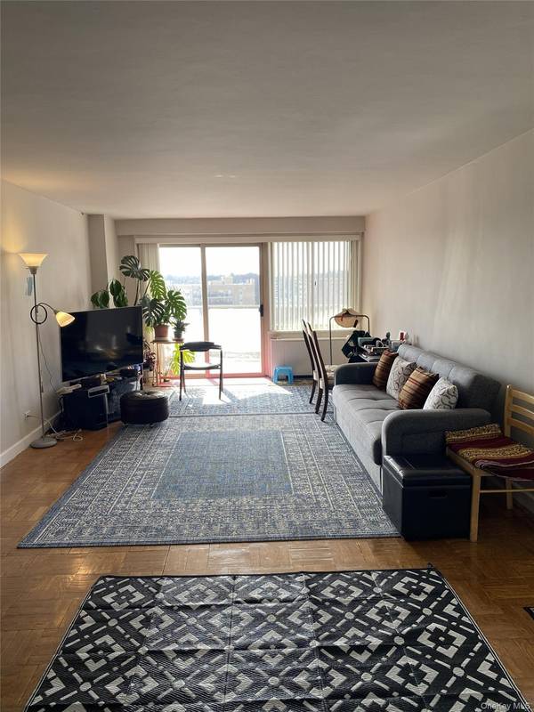 18-15 215th ST #6 A, Bayside, NY 11360
