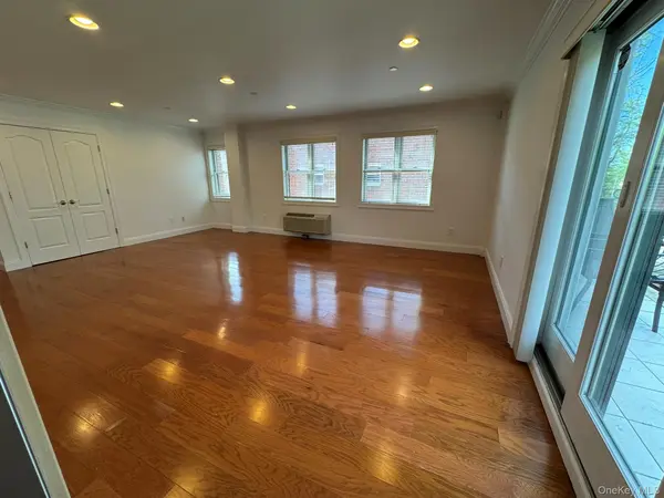 42-23 212th ST #3C, Bayside, NY 11361