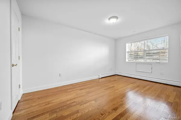 13907 34th AVE, Flushing, NY 11354
