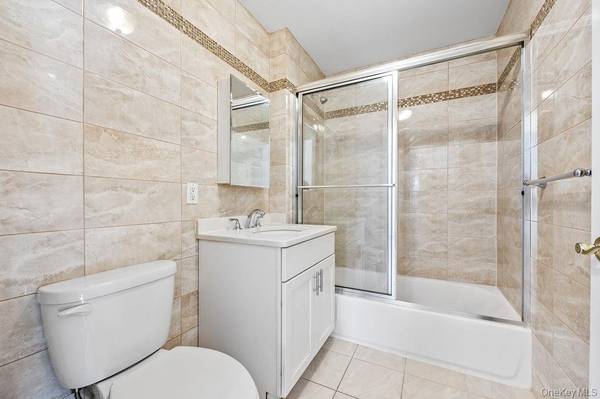 13907 34th AVE, Flushing, NY 11354