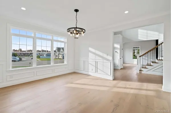 457 Pond PATH, East Setauket, NY 11733