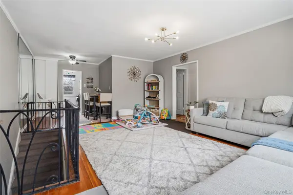 198-28 Pompeii AVE #2, Holliswood, NY 11423
