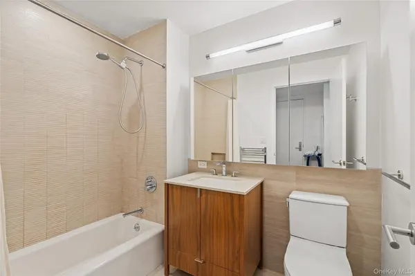 3432 35th ST #2D, Astoria, NY 11106