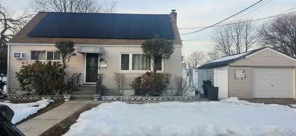 485 Barbara LN, West Hempstead, NY 11552