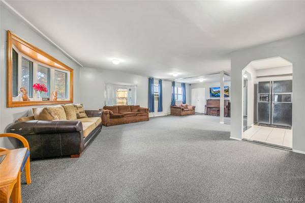 13214 Farmers BLVD, Saint Albans, NY 11434