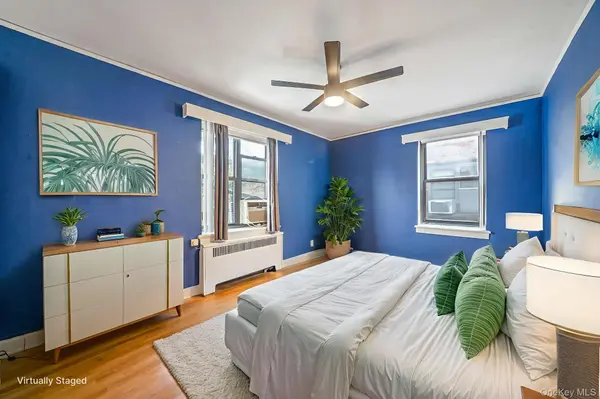1 Town House PL #3H, Great Neck, NY 11021