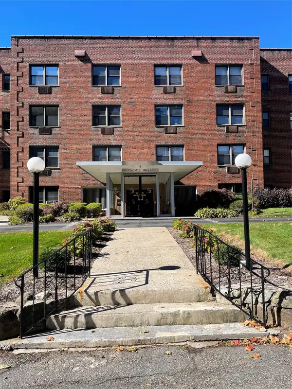 5 Oakdale MNR #B18, Suffern, NY 10901