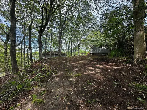 1775 Naugles DR, Mattituck, NY 11952