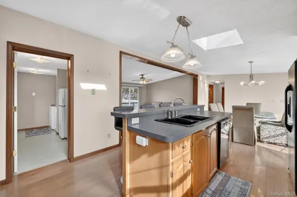 31 Thamsen DR, Stony Point, NY 10980