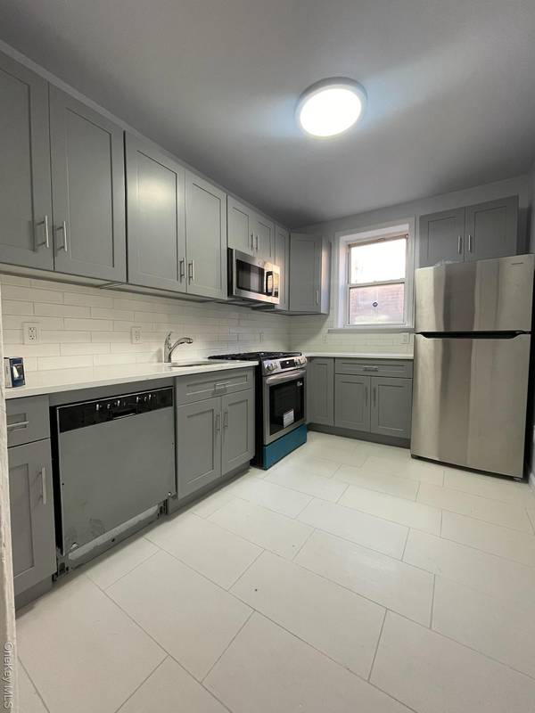 660 Hemlock ST, Brooklyn, NY 11208