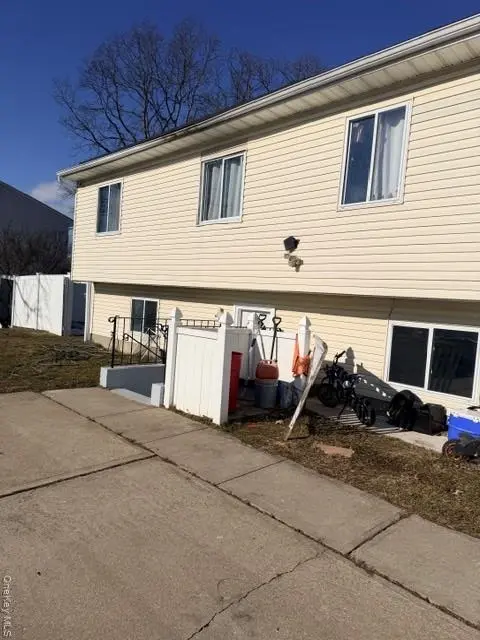 294 40th ST, Copiague, NY 11726