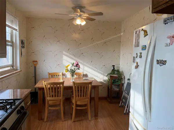 58-28 251st ST #Upper Unit, Little Neck, NY 11362