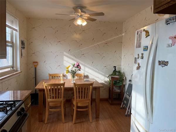 58-28 251st ST #Upper Unit, Little Neck, NY 11362