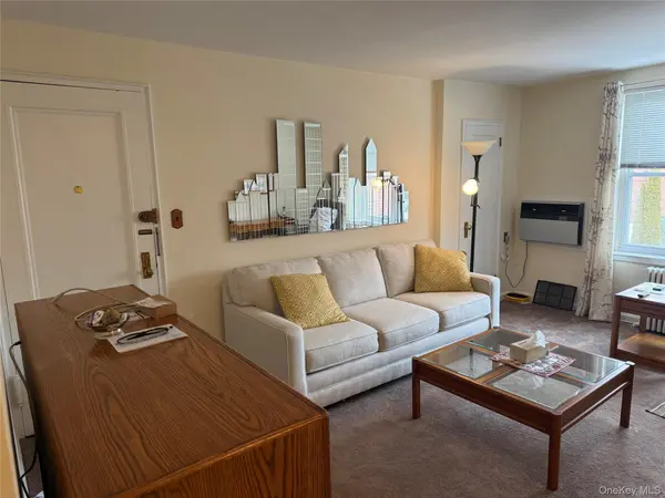 172-12 Crocheron AVE #C3, Flushing, NY 11358