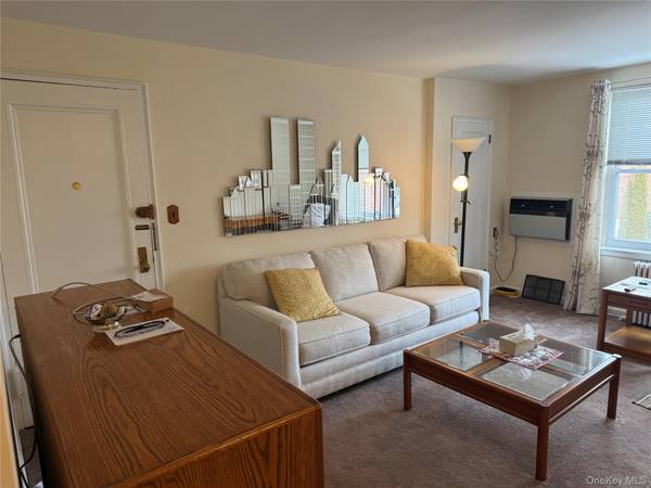 172-12 Crocheron AVE #C3, Flushing, NY 11358