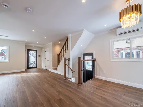 6961 180th ST, Fresh Meadows, NY 11365