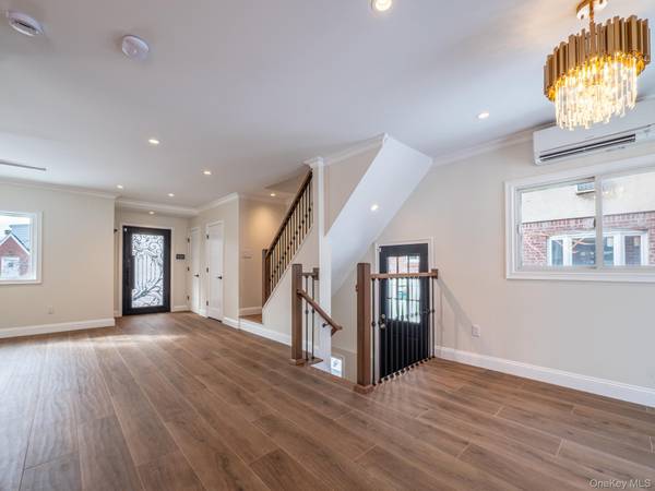 6961 180th ST, Fresh Meadows, NY 11365
