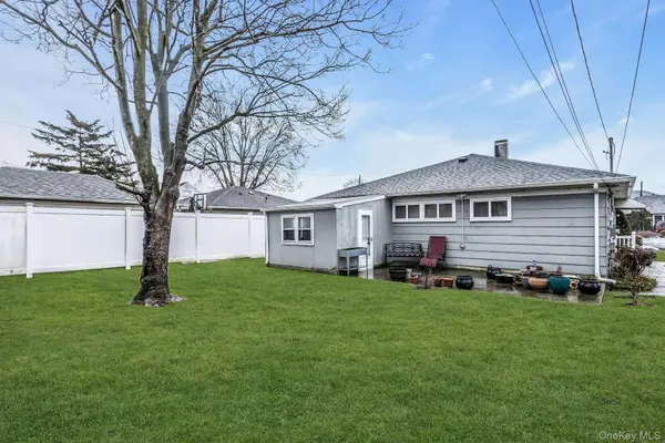 3579 Wyanet ST, Seaford, NY 11783