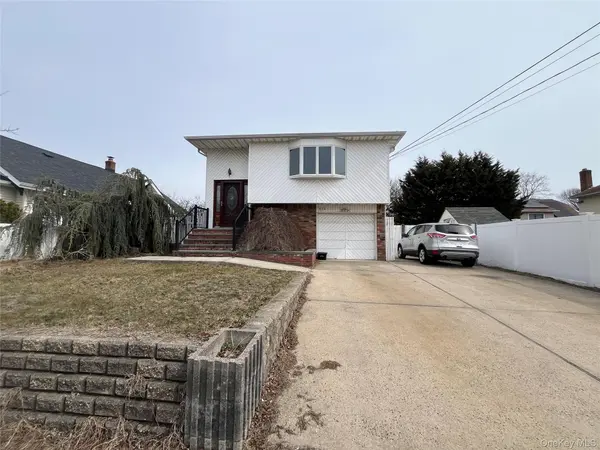 630 S Wellwood AVE, Lindenhurst, NY 11757