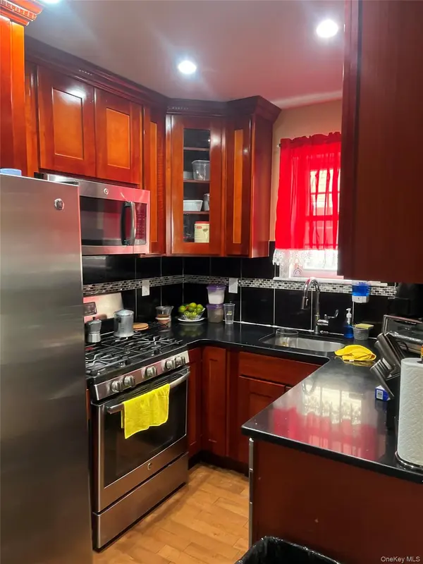 547 S 11th AVE, Mount Vernon, NY 10550