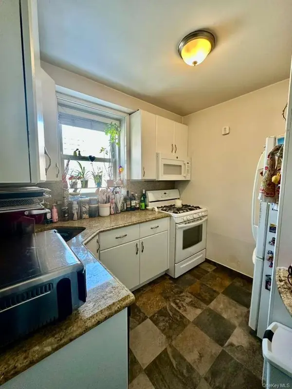 97-07 63 RD #6H, Rego Park, NY 11374