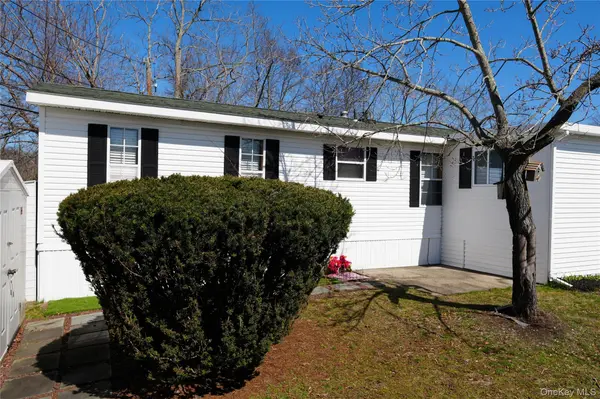 Address not disclosed, Calverton, NY 11933