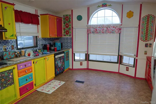Address not disclosed, Calverton, NY 11933