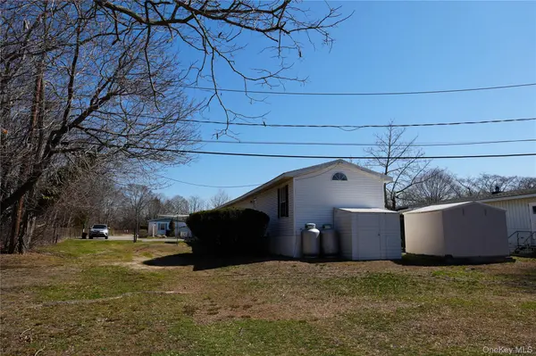 Address not disclosed, Calverton, NY 11933