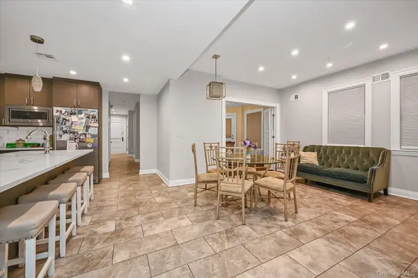 8405 112th ST, Richmond Hill, NY 11418