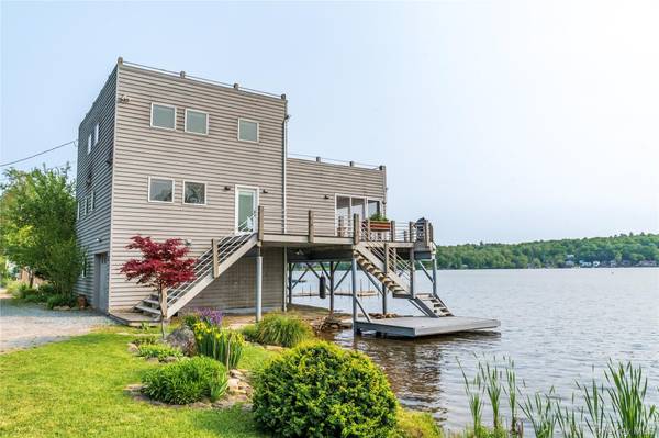 13 W Shore RD, Kauneonga Lake, NY 12783