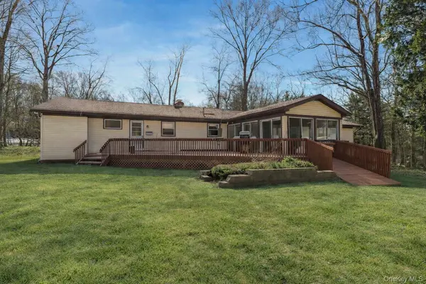 61 Rolling Ridge RD, New City, NY 10956
