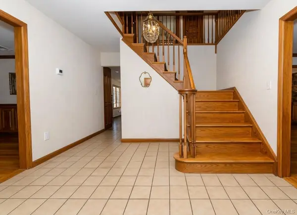 3 Danielle CT, Montebello, NY 10901