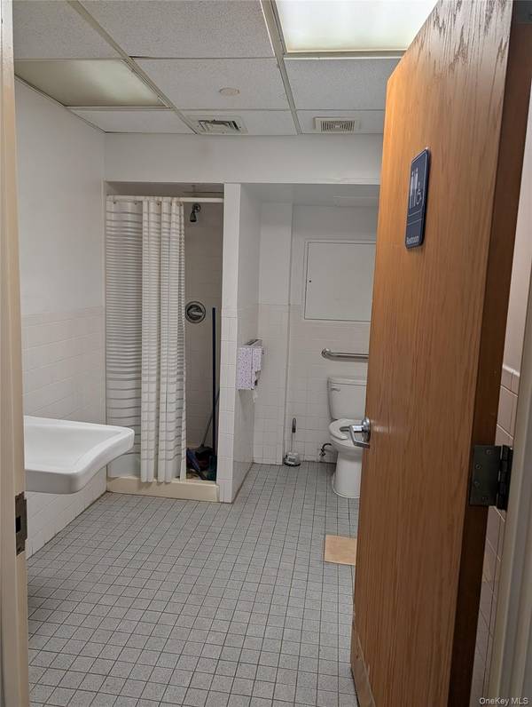 98-17 Queens Blvd #LL2, Rego Park, NY 11374