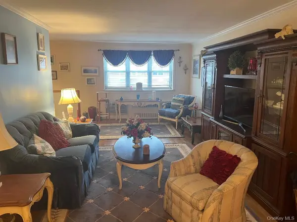 151-20 88 ST #6C, Howard Beach, NY 11414