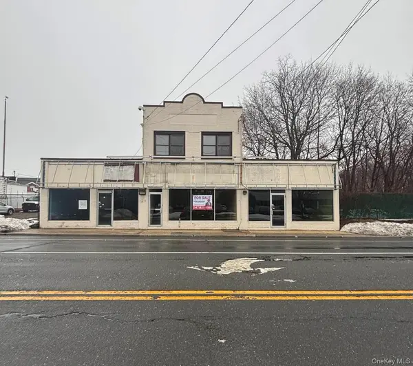 28 Walt Whitman RD, Huntington Station, NY 11746
