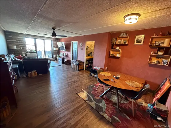 160 academy ST #7h, Poughkeepsie, NY 12601