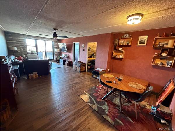 160 academy ST #7h, Poughkeepsie, NY 12601