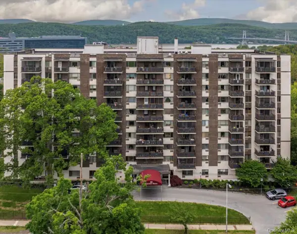 160 academy ST #7h, Poughkeepsie, NY 12601